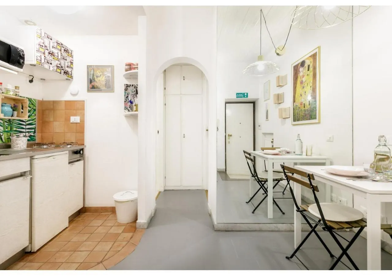 Pied-A-Terre Domusuite Rhome Colosseo Roma 0*,  Italia